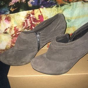Brown Zip up heels